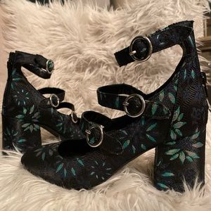 Indigo rd. Brocade block heels